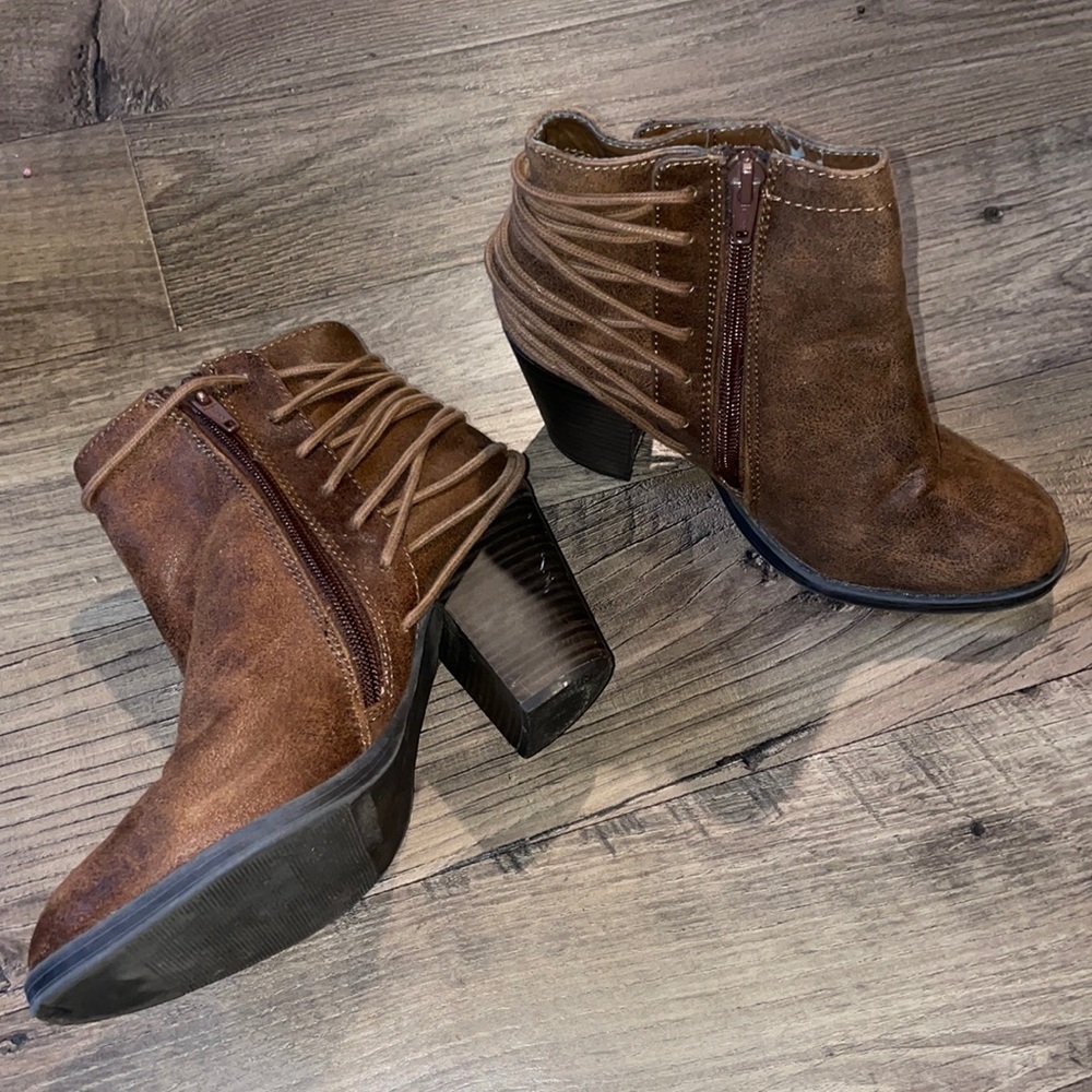 EUC Candies Brown Suede, Heeled Boots with inside zipper sz 5